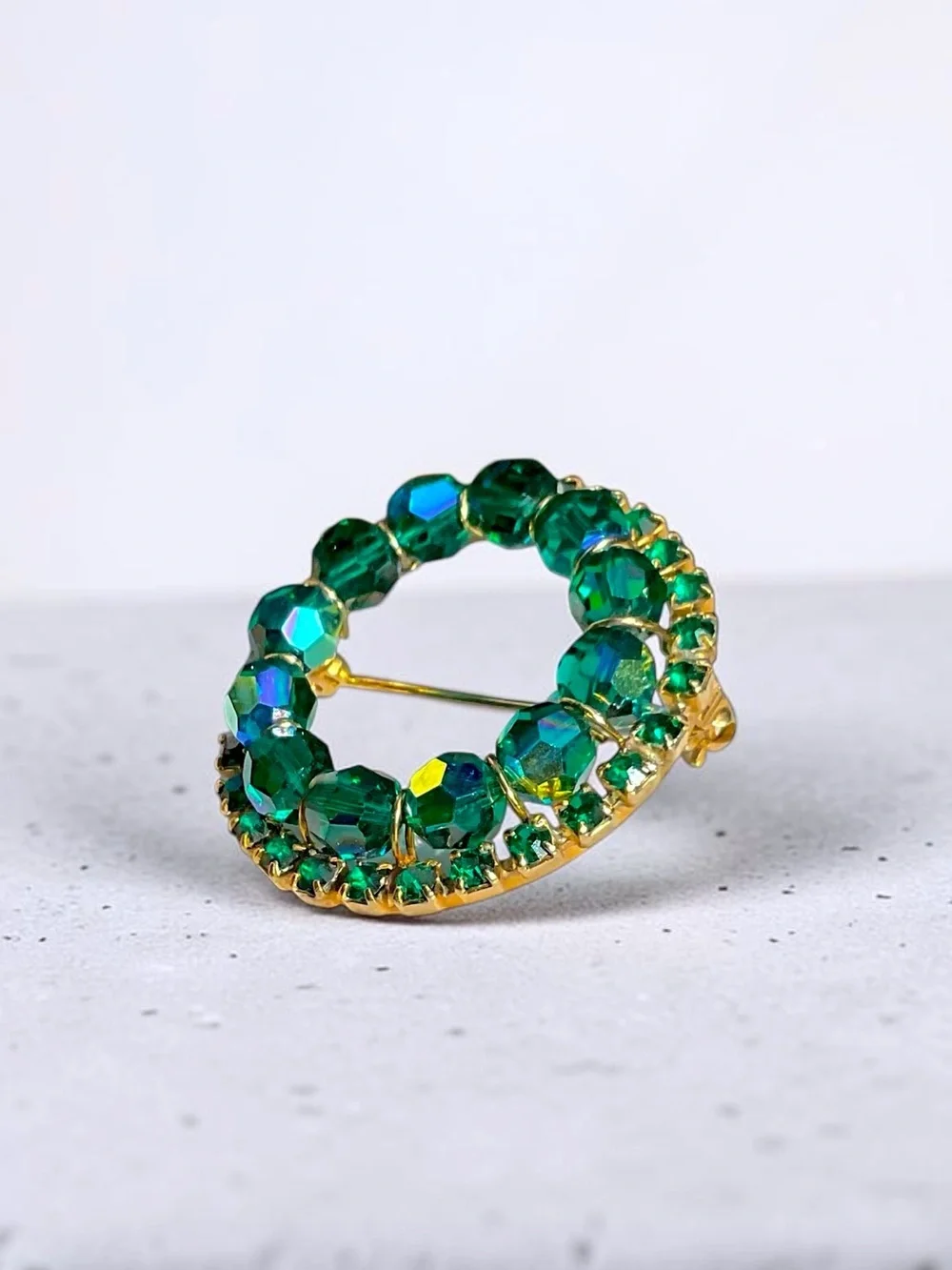 🌺Vintage Gold & Green Rhinestone Brooch